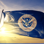 DHS permitirá a USCIS exigir la presentación electrónica de ciertos formularios de inmigración